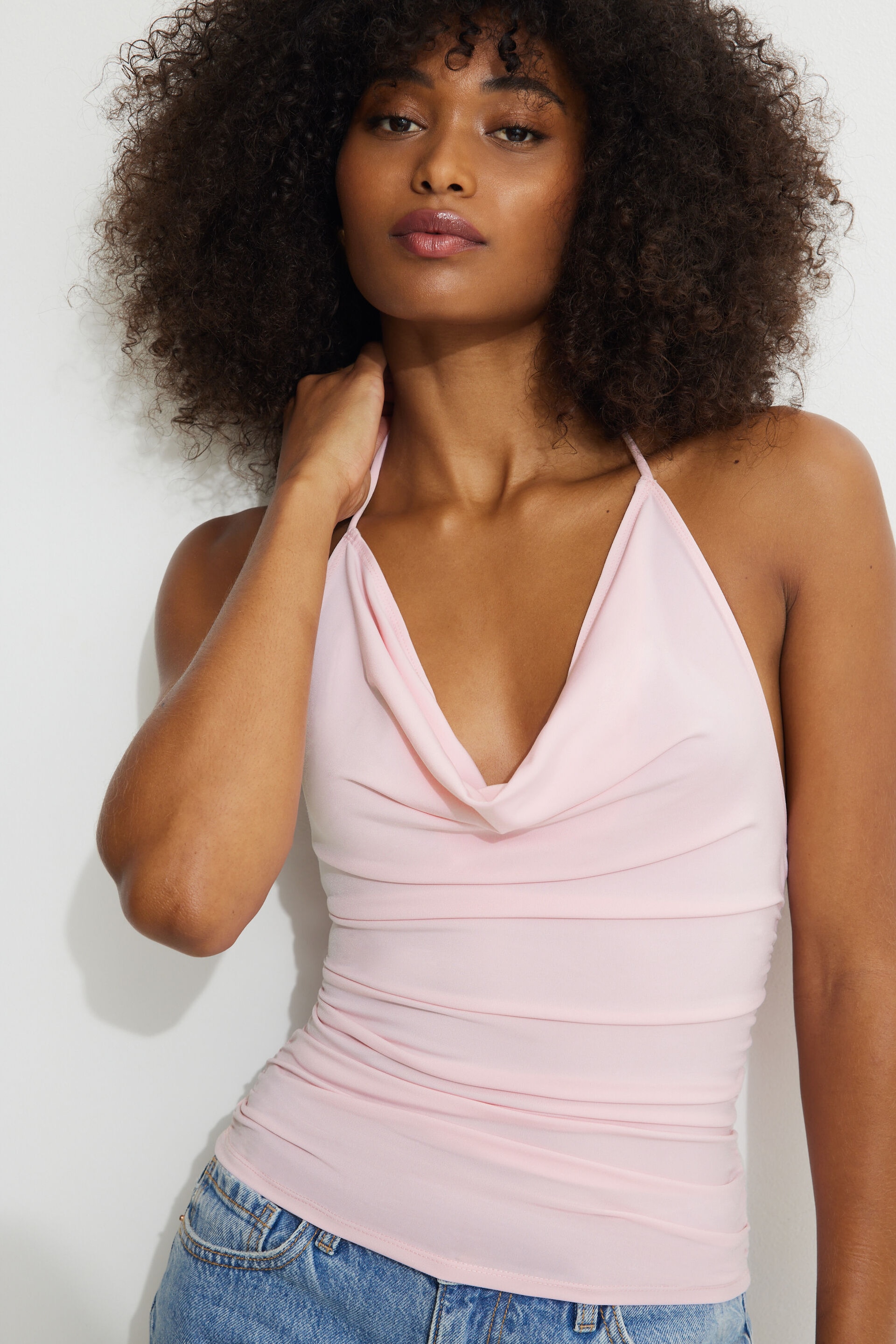 Haut licou sculptant à col châle