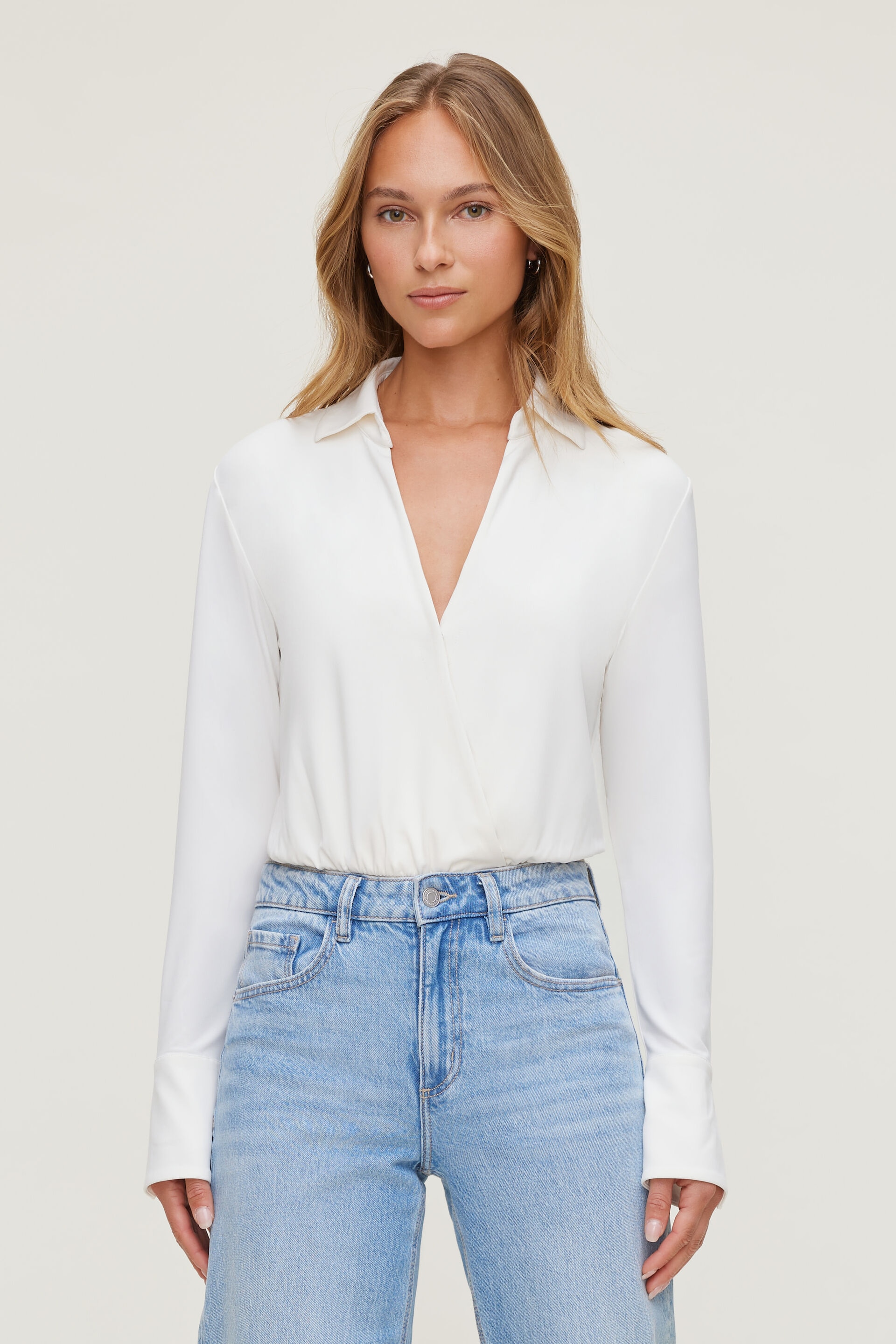 Justaucorps sculptant à collet