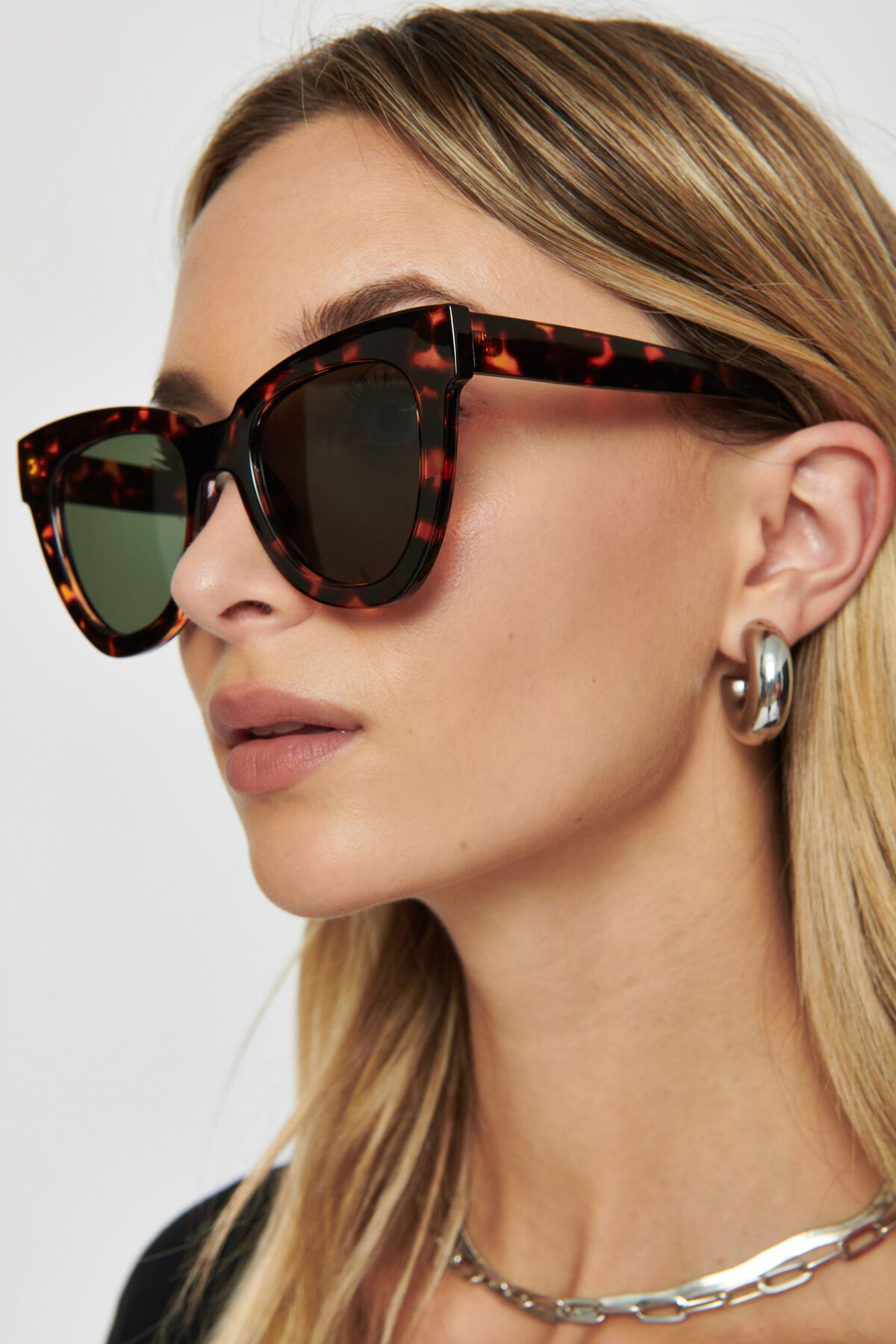 Oversized Wayfarer Sunglasses Dynamite