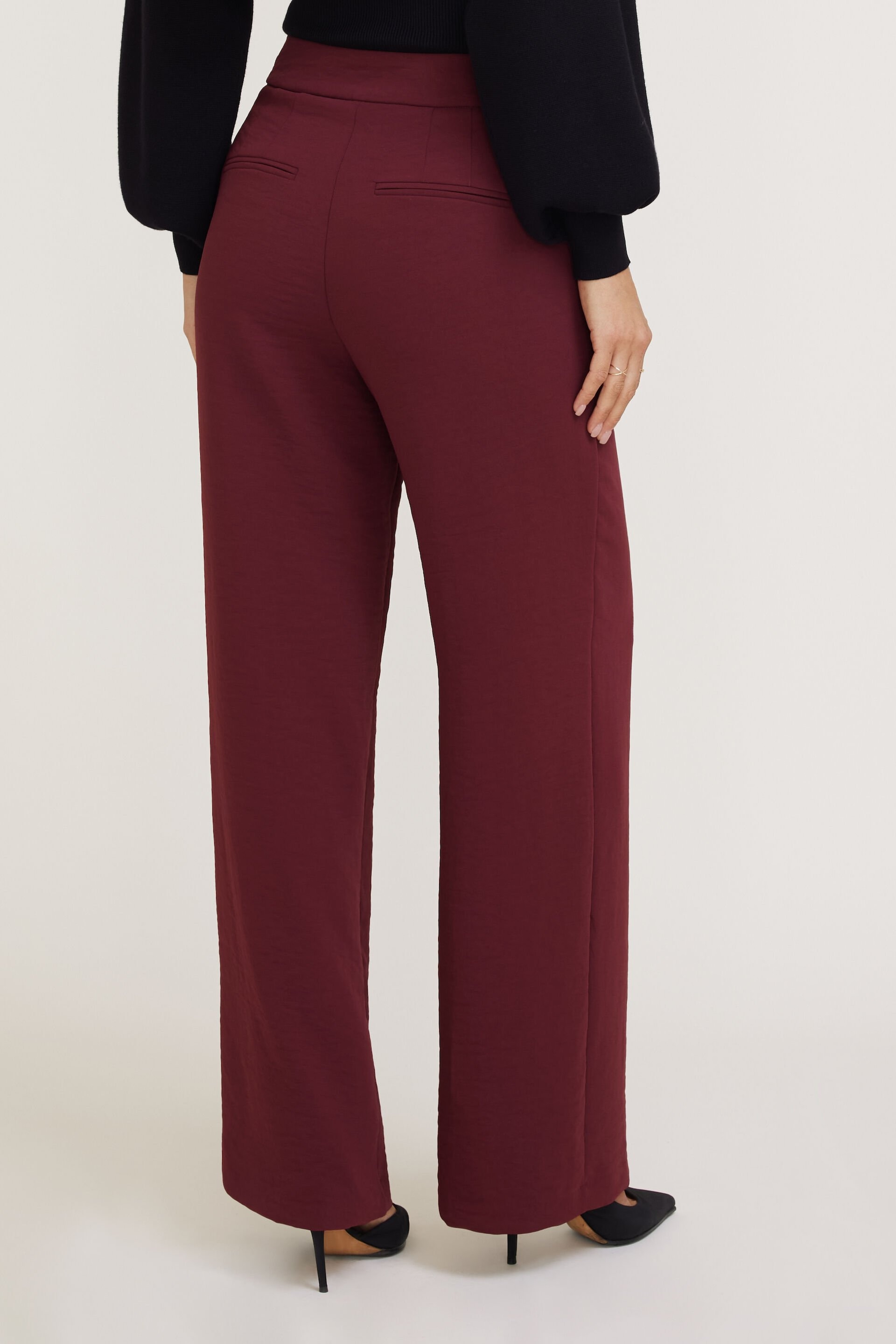 Yasmin Airflow Straight Leg Pants