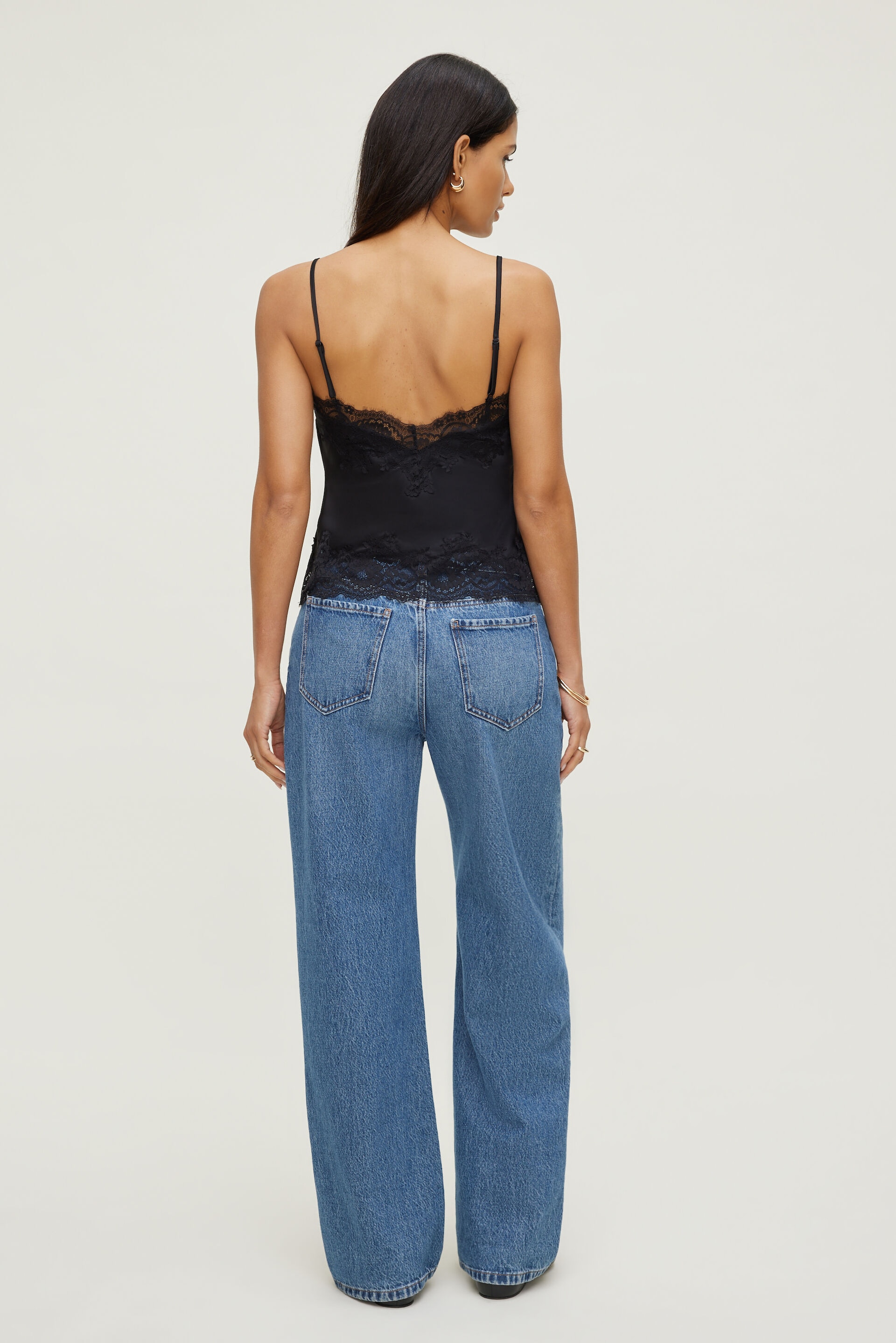 Camisole en satin avec bordure en dentelle