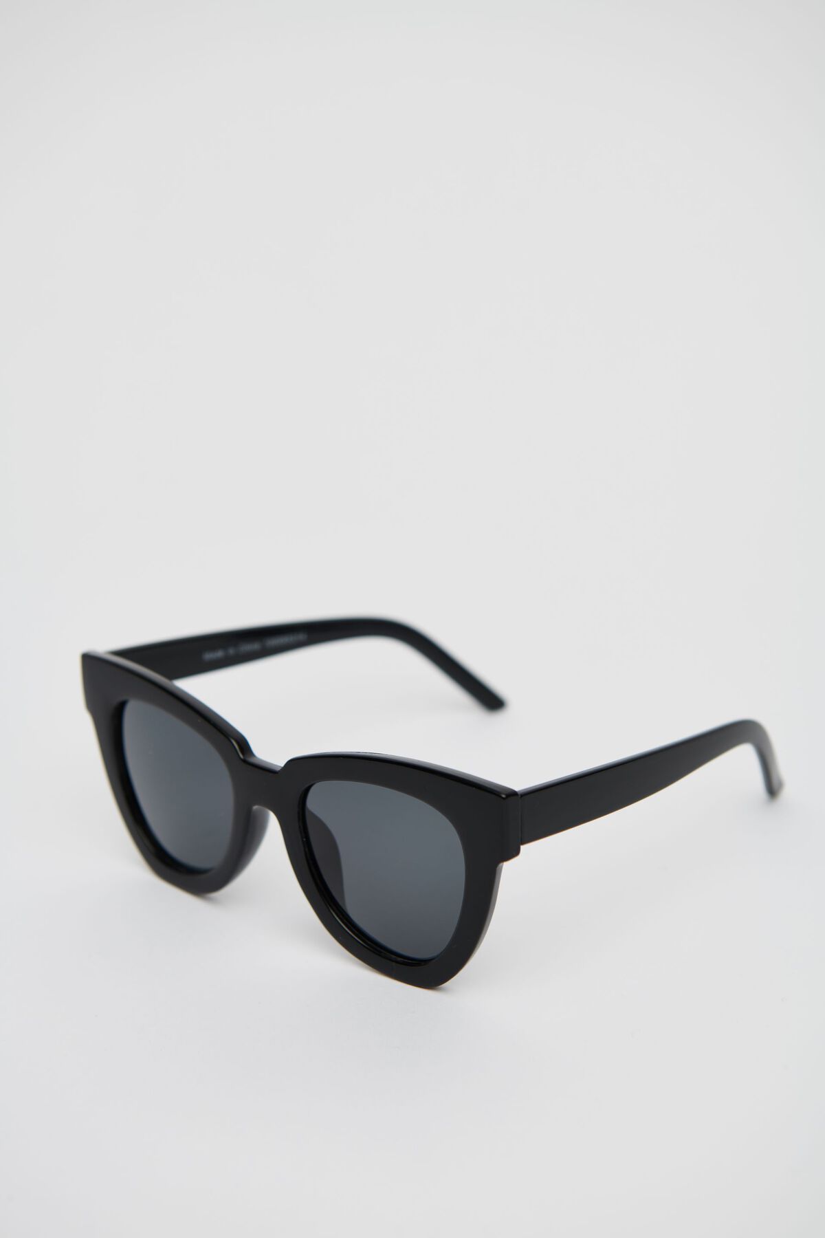 Dynamite Oversized Wayfarer Sunglasses. 6