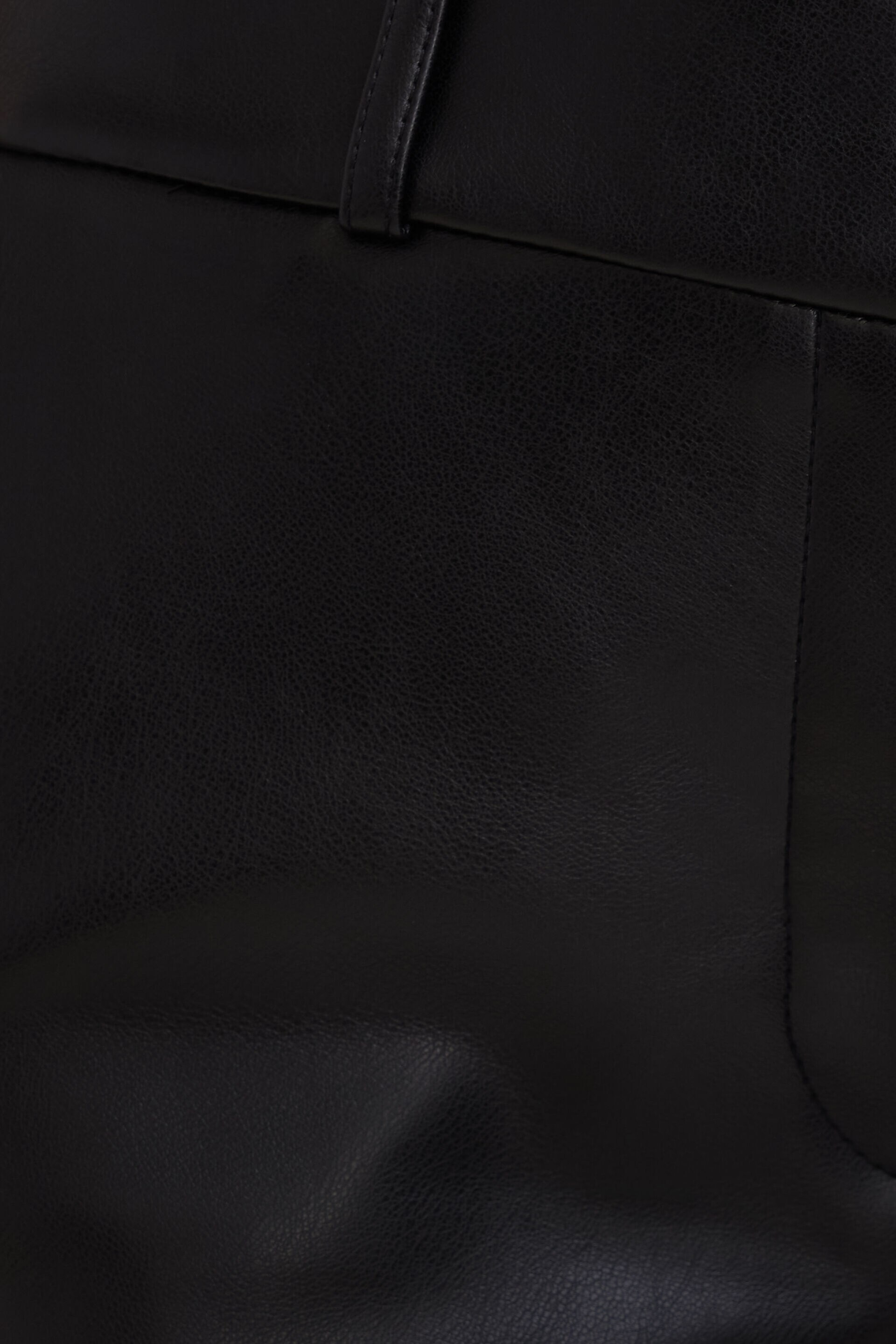 Pantalon en faux cuir à jambe droite Camelia