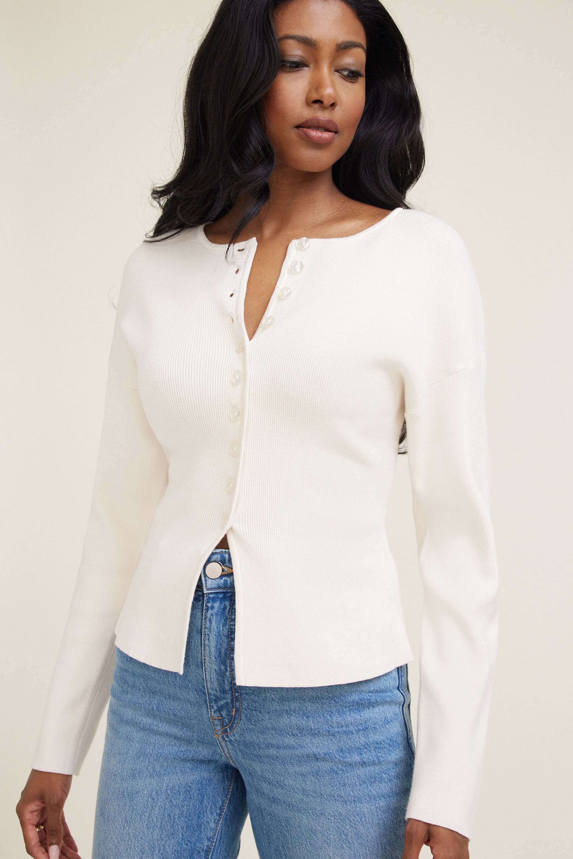 Cardigan ajusté à épaules tombantes