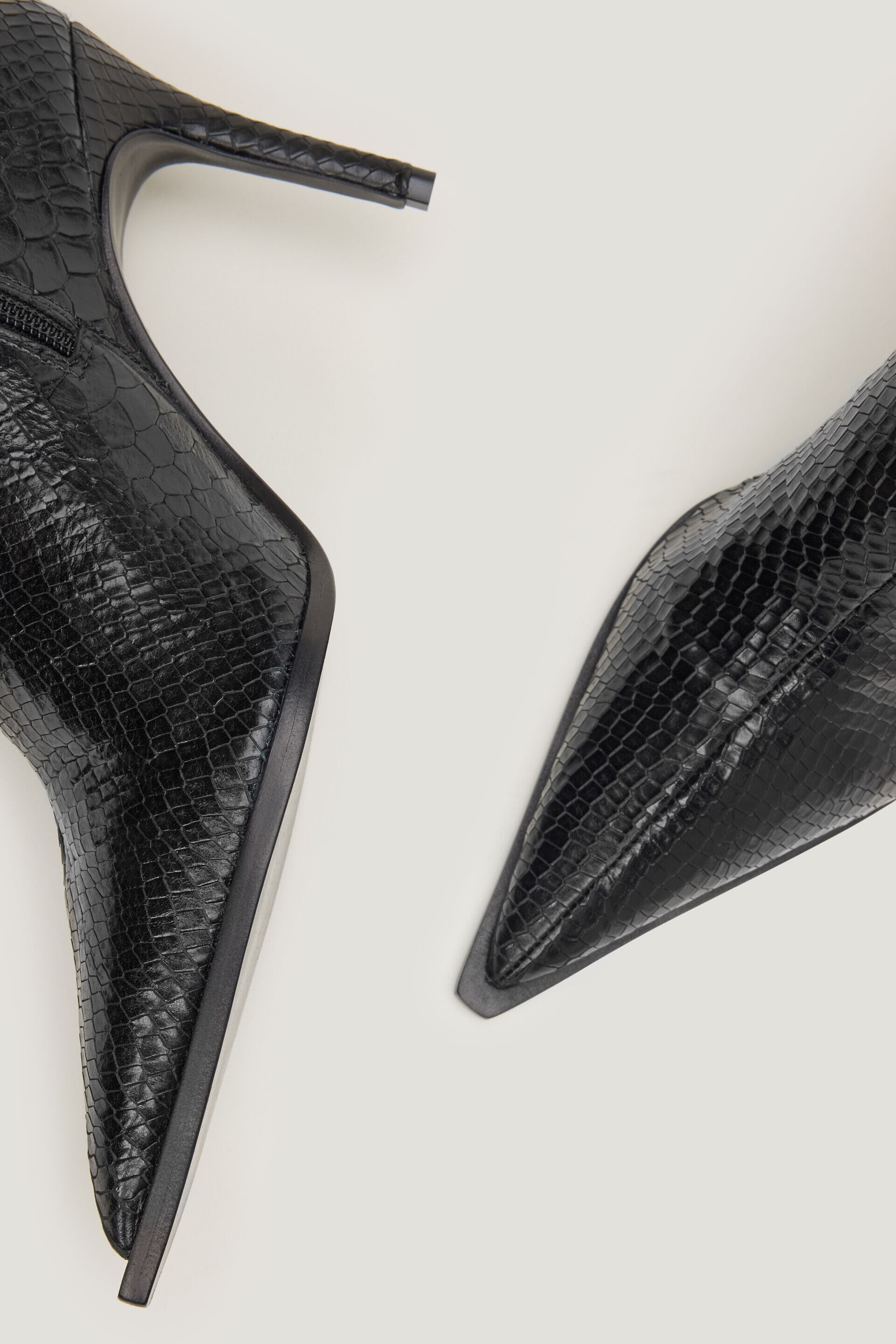 SCHUTZ | Mary Ankle Boots