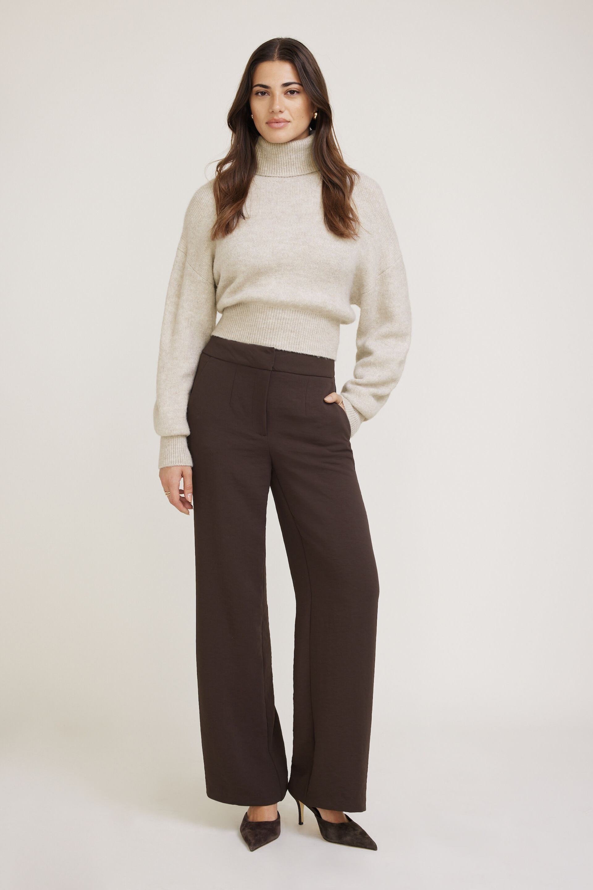 Pantalon fluide à jambe droite Yasmin