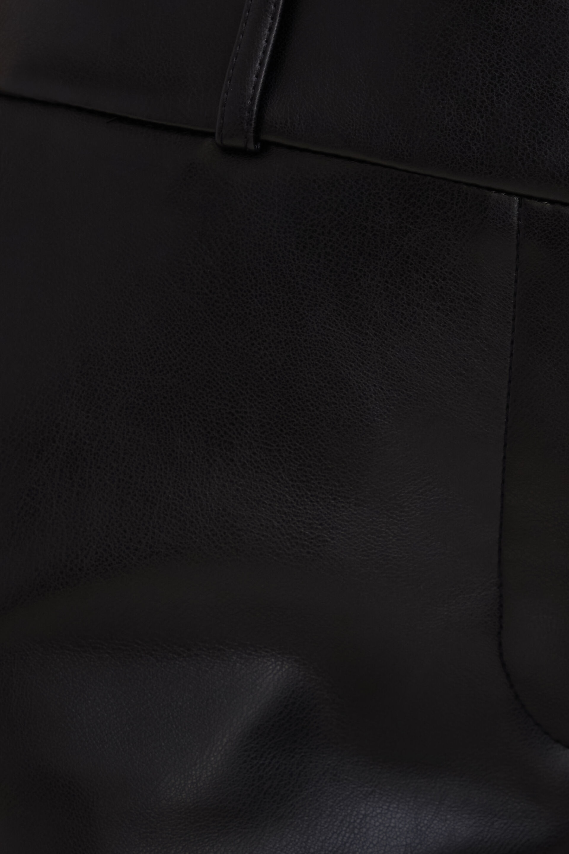 Pantalon en faux cuir à jambe droite Camelia