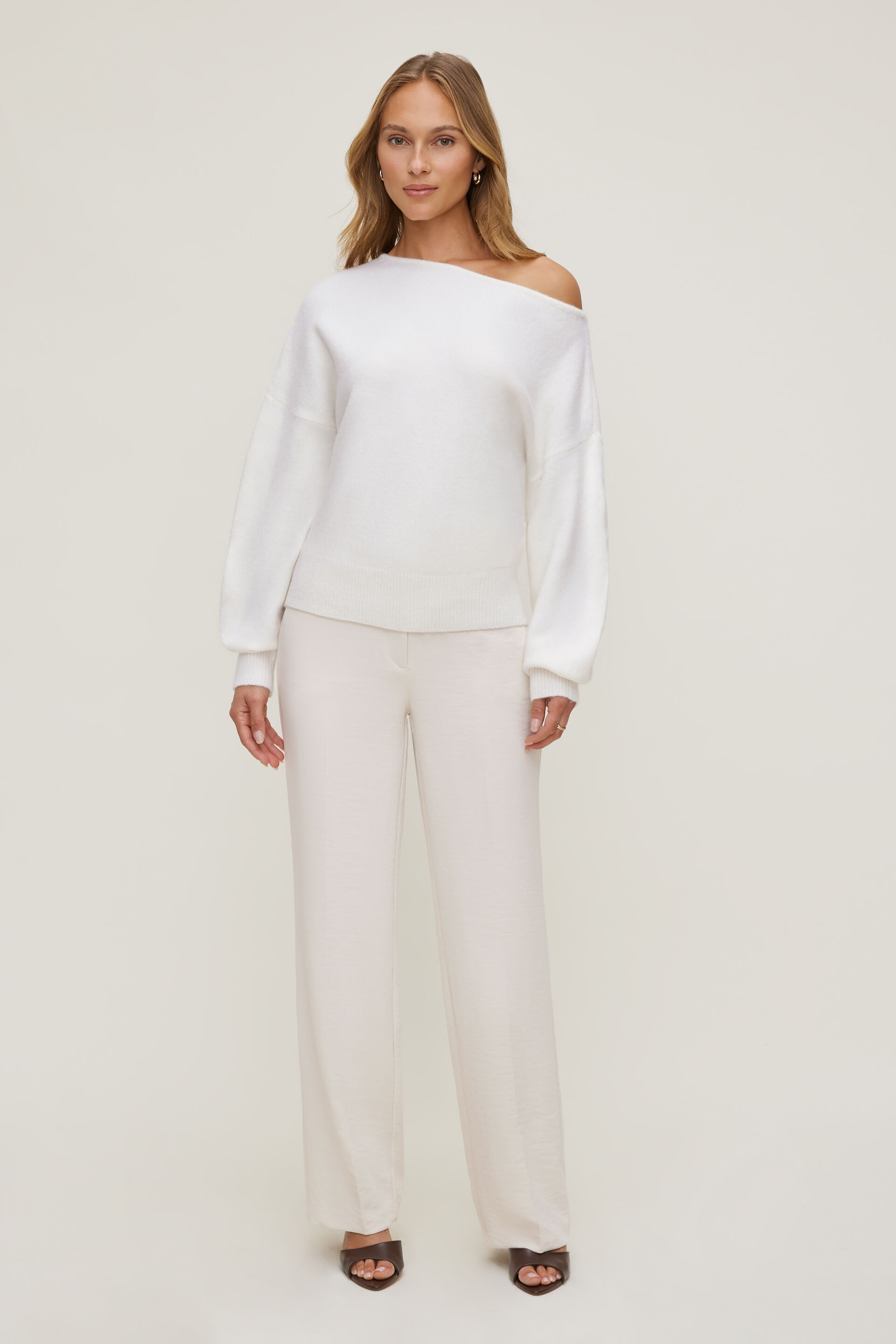 Pantalon fluide et épuré à jambe droite Camelia