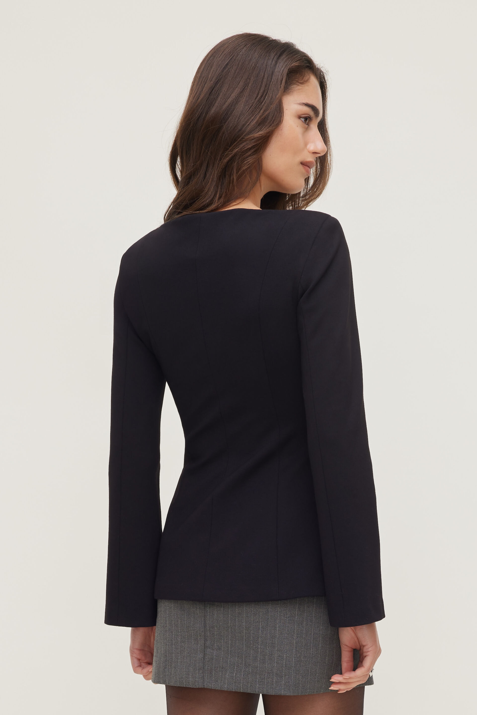 Veston en point de Rome à col bateau