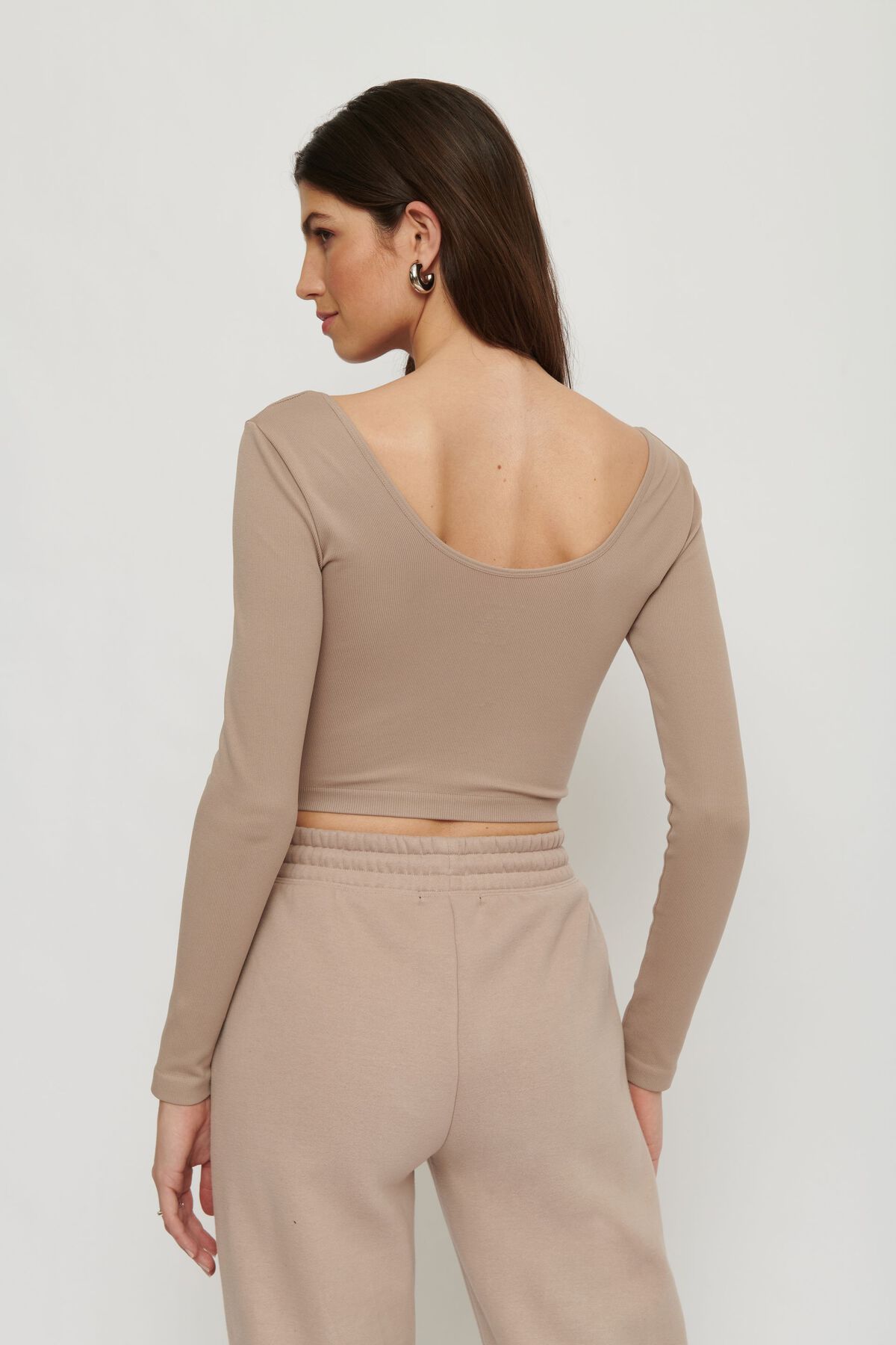 Dynamite Long Sleeve Seamless Crop Top. 5