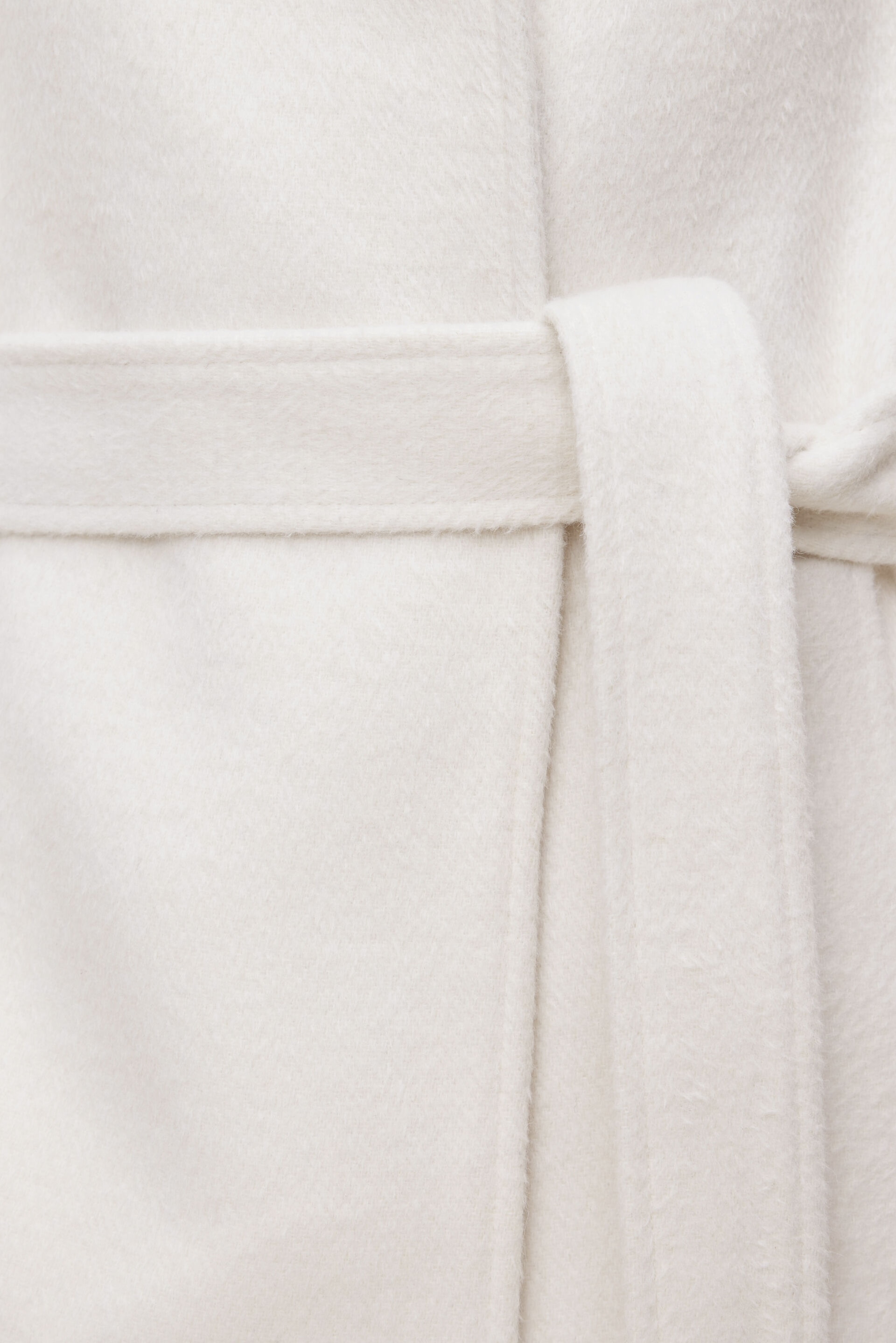 Manteau croisé en laine à ceinture