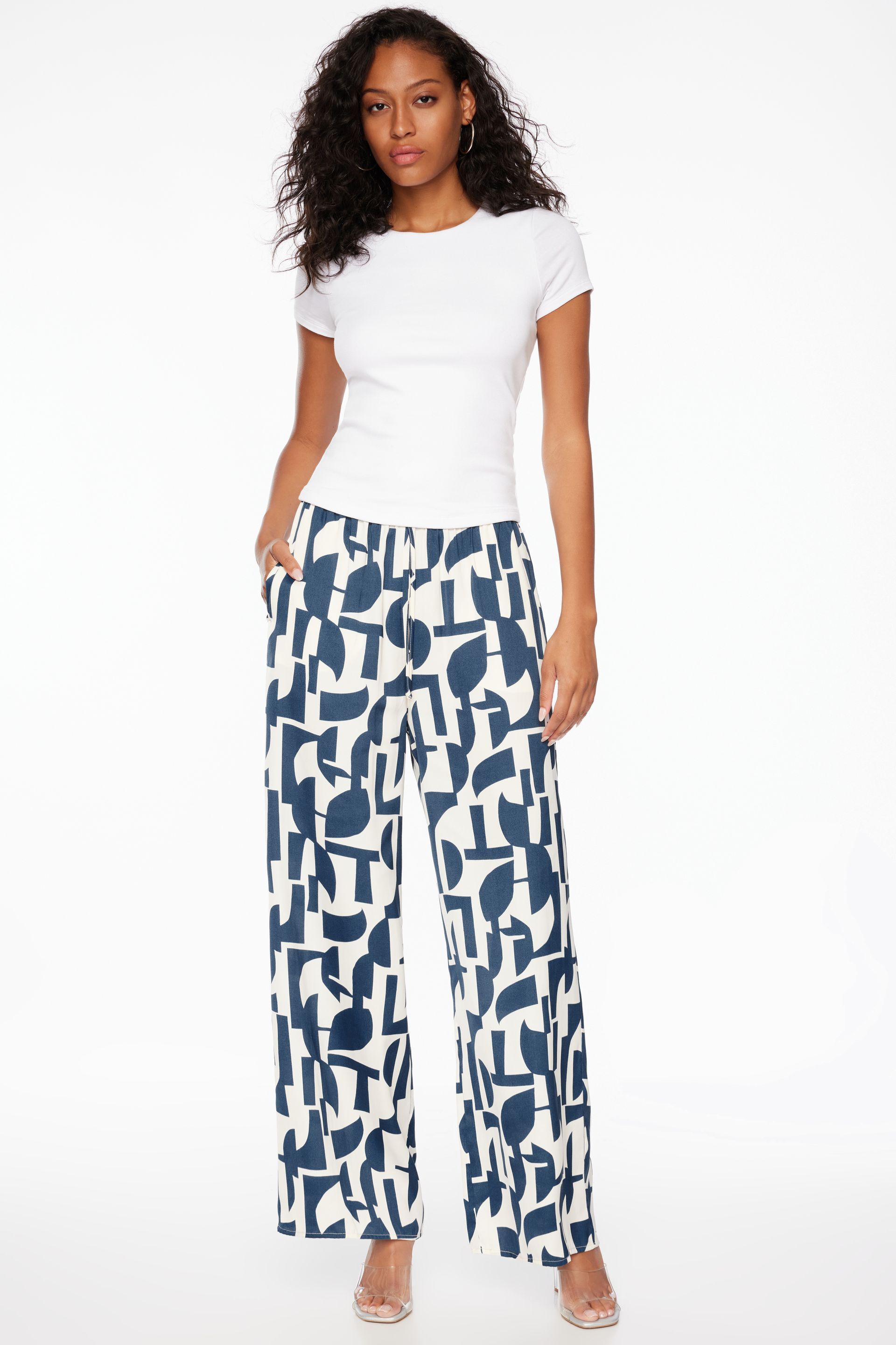 How to Wear Palazzo Pants  25 Palazzo Pant Outfit Ideas  Her Style Code