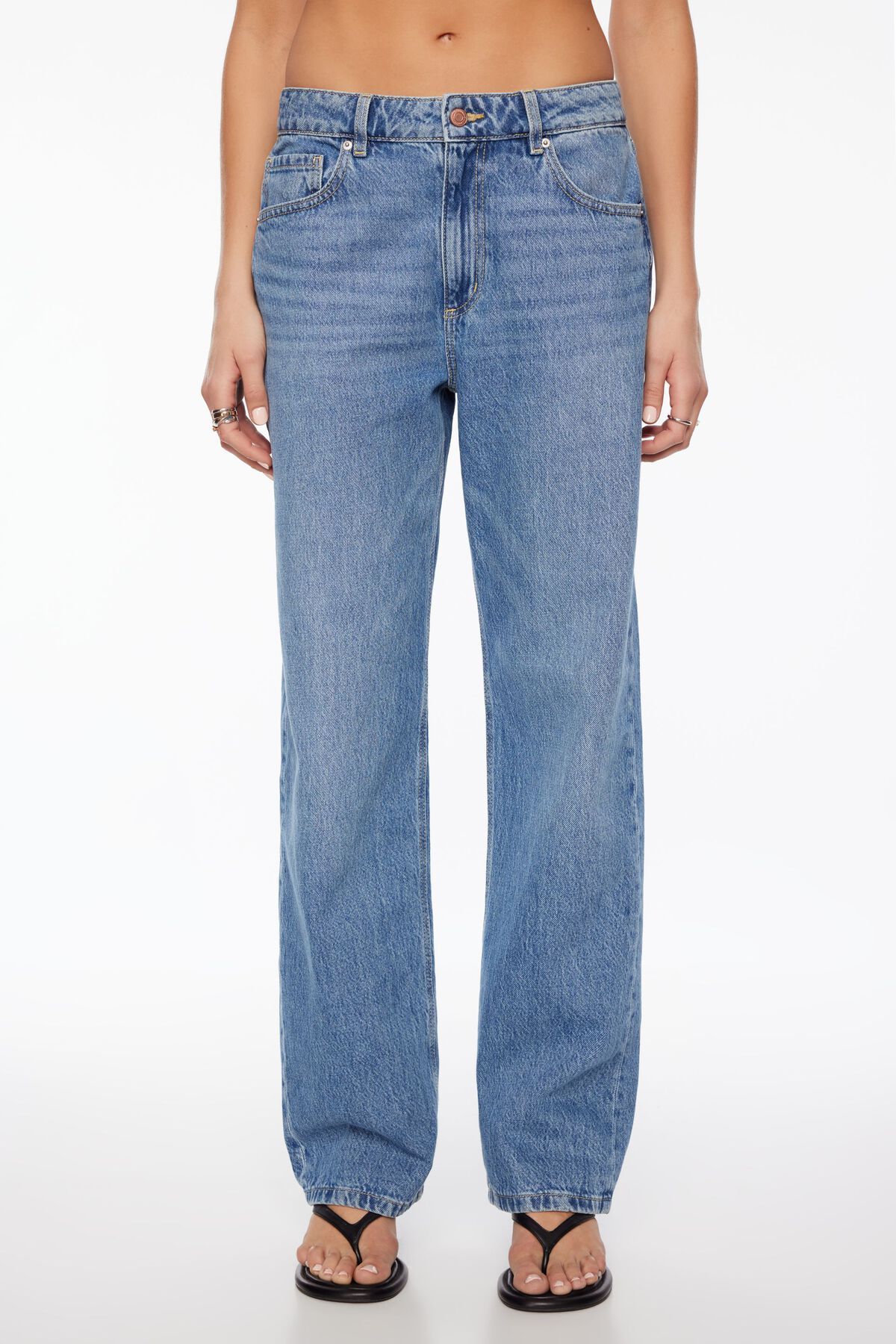 Dynamite Mika Relaxed Straight Mid Rise Jeans. 2