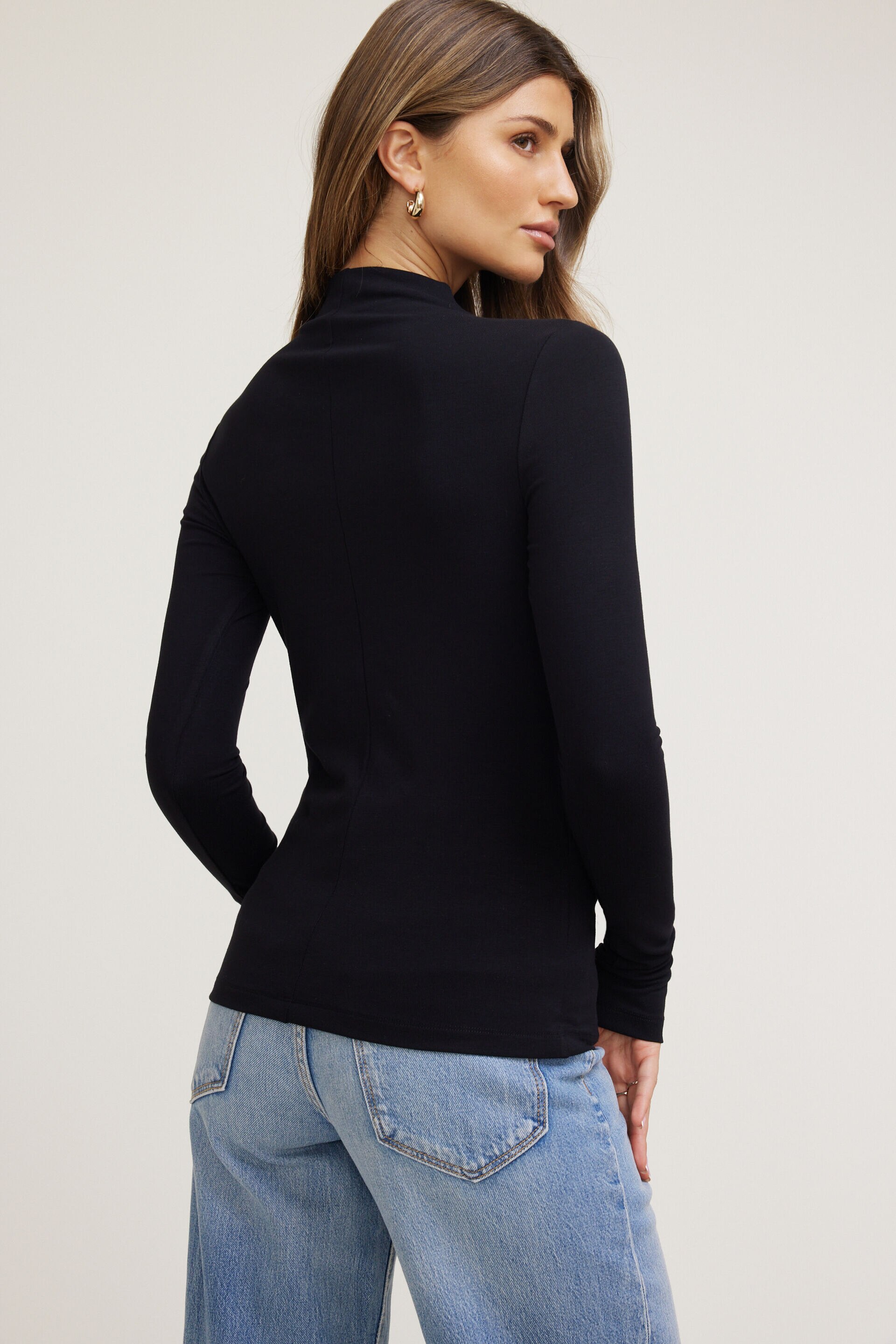 Haut à col montant et manches longues