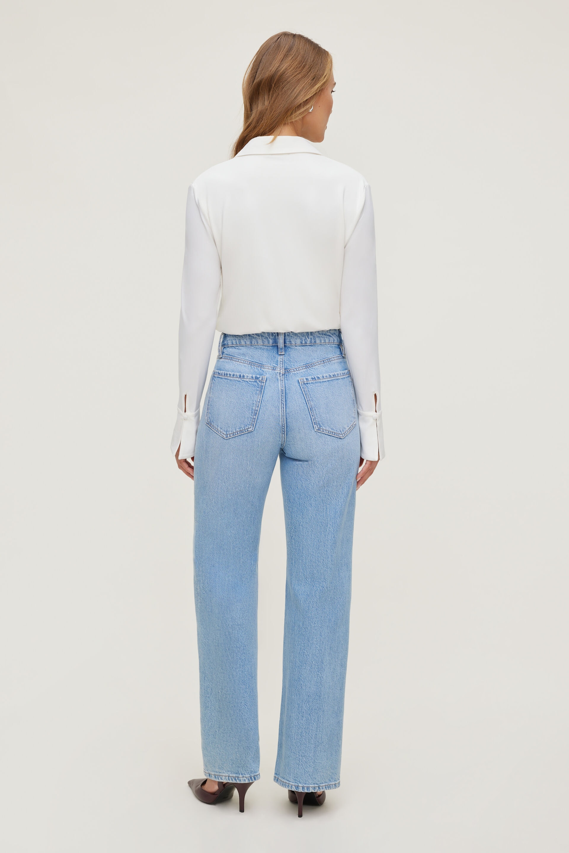 Justaucorps sculptant à collet