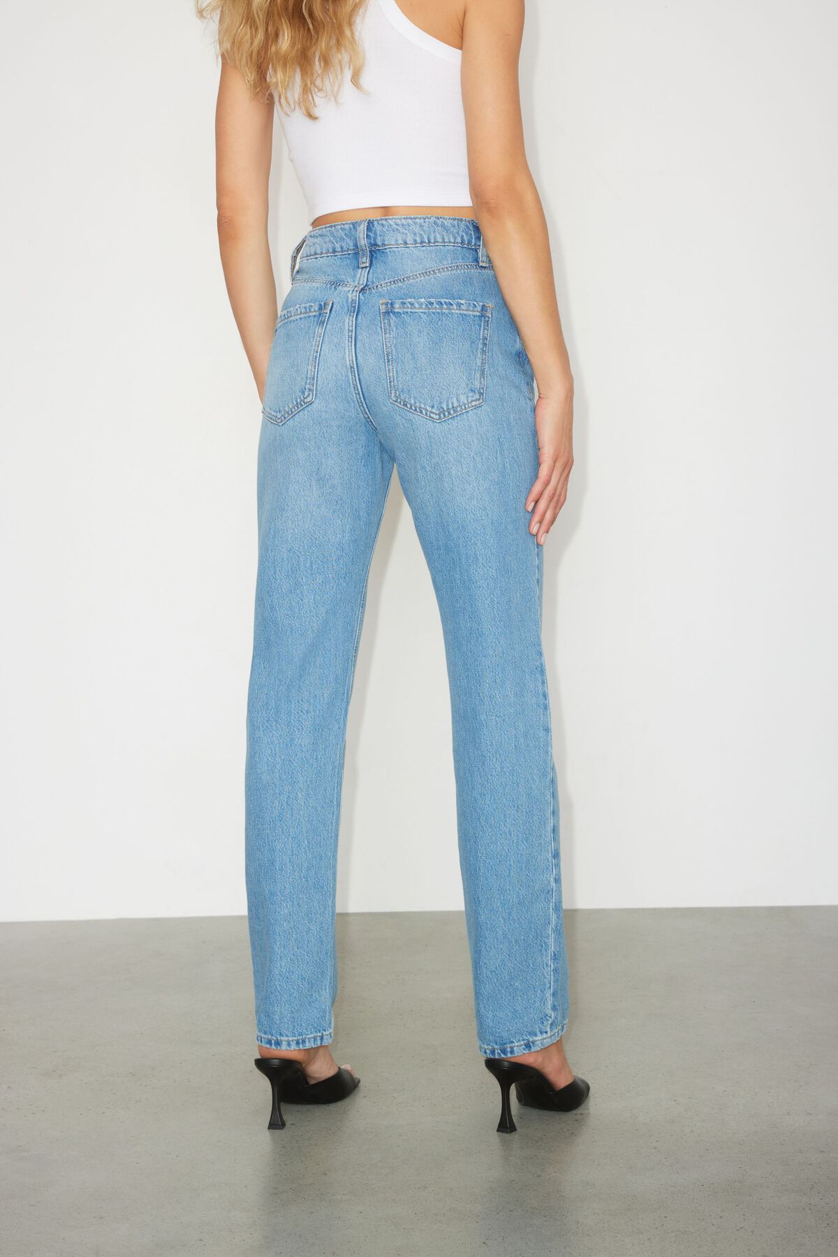 Dynamite Irina Straight Leg Jeans - 10006834407I