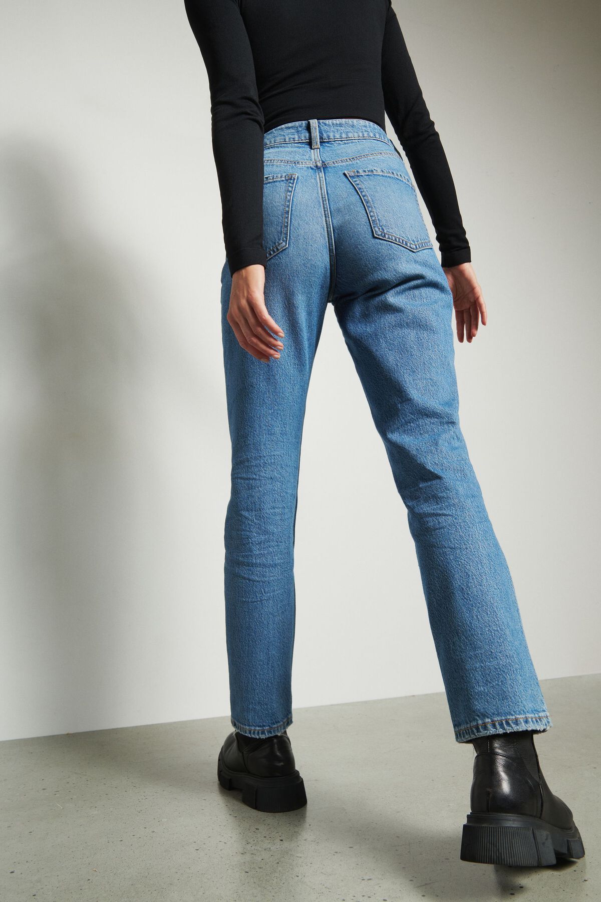 Dynamite Chiara Ultra High-Rise Slim Jeans. 4