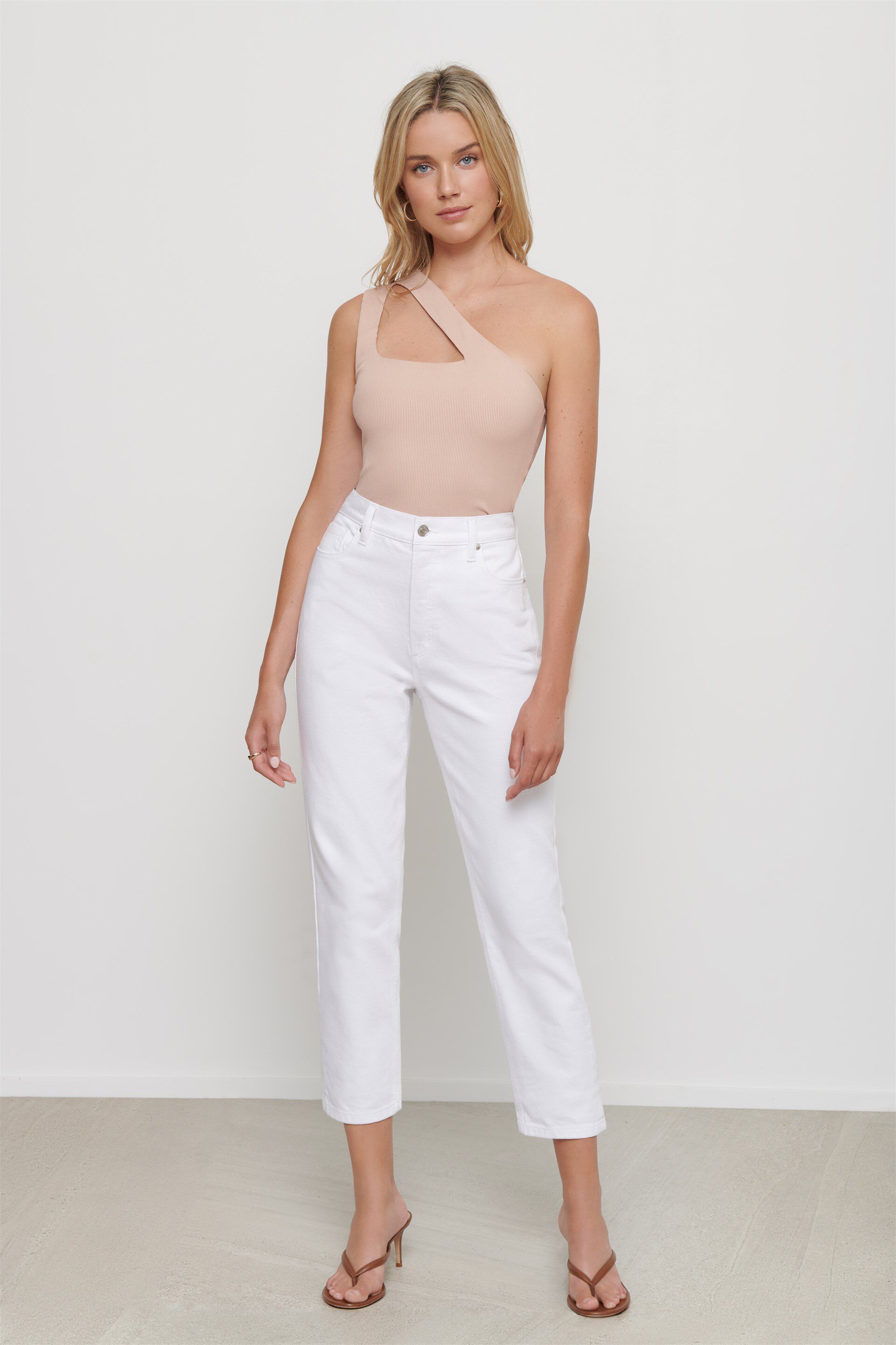 Haut à une épaule et entaille