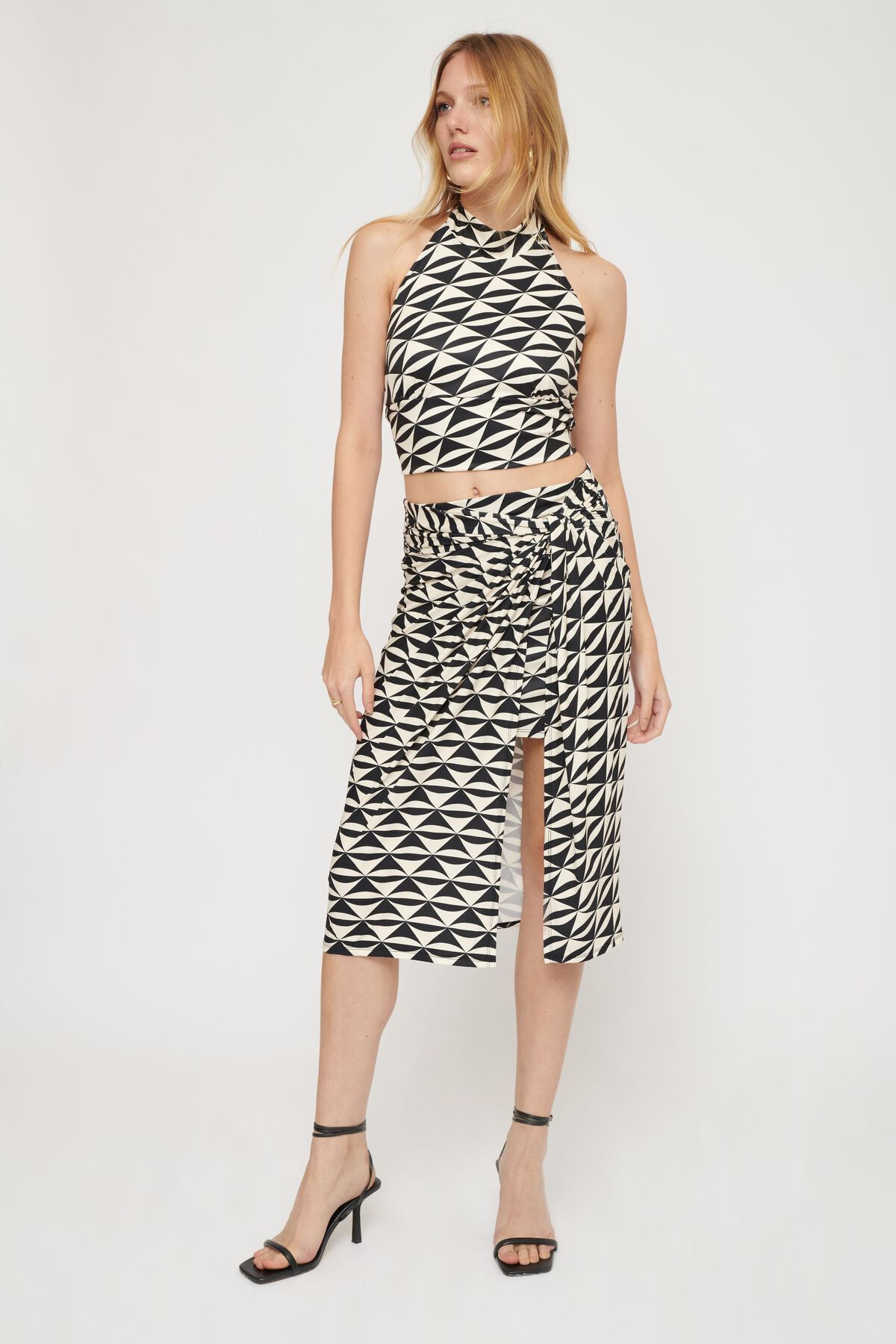 Dynamite Knotted Midi Skirt. 3