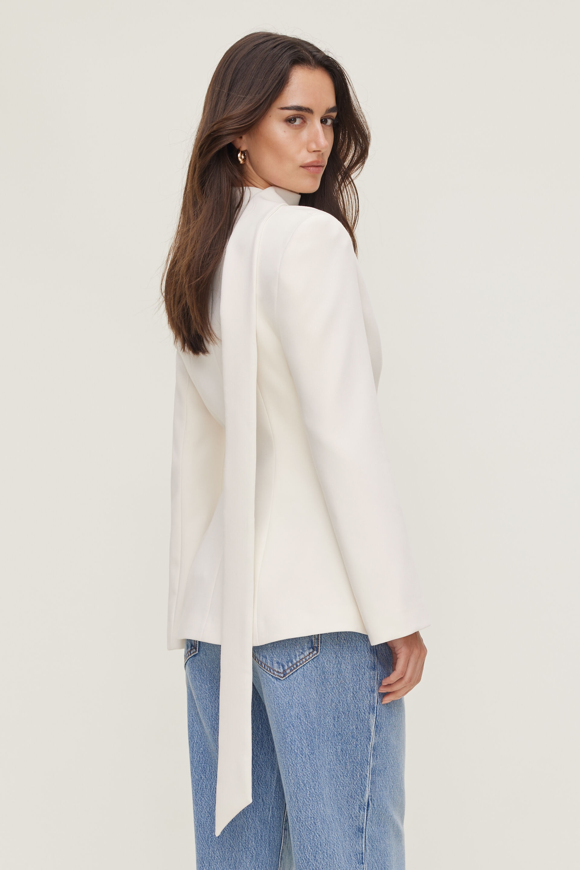 Veston à écharpe décorative