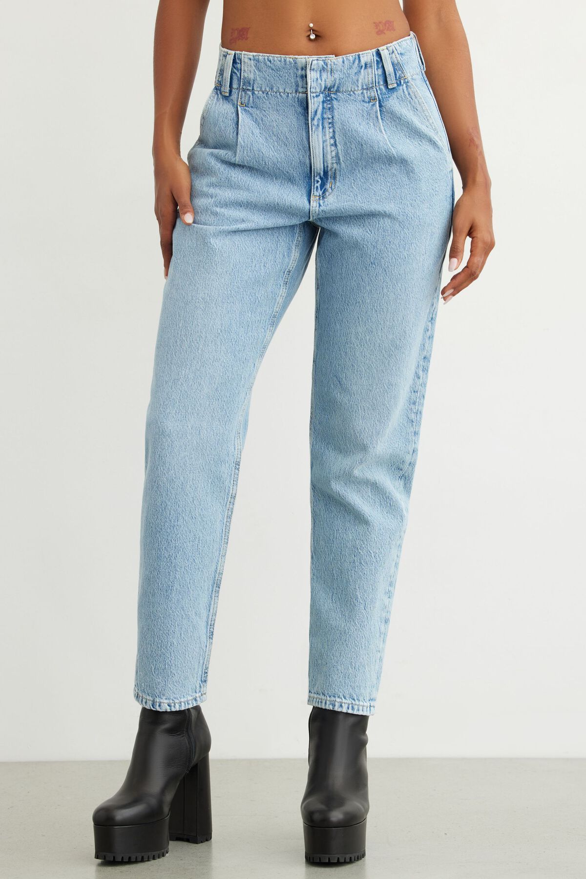 Dynamite Claudia High Waisted Pleated Jeans. 2