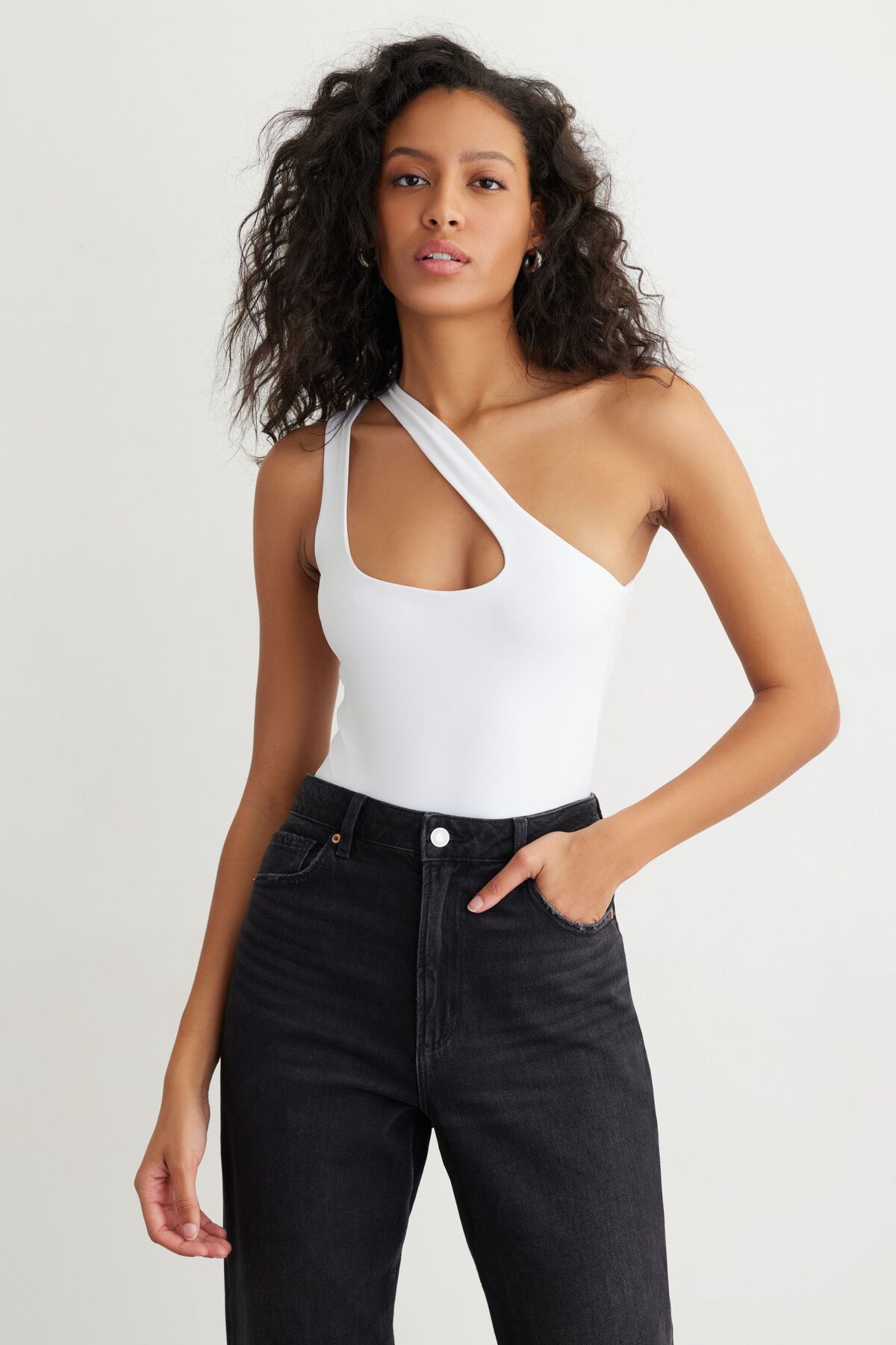 Dynamite Brooke Sculpt One Shoulder Bodysuit. 4