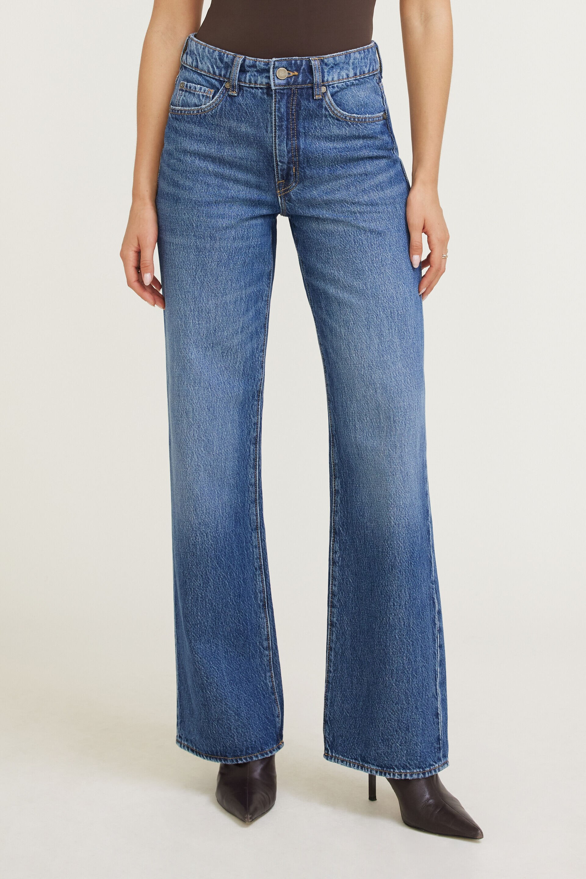 Mika Mid Rise Relaxed Straight Leg Jeans Blue | Dynamite