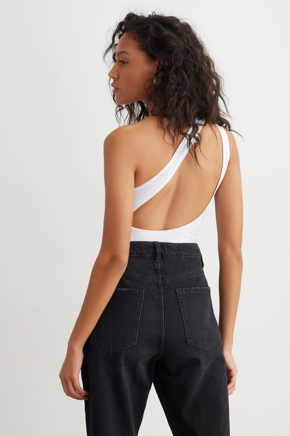 Dynamite Brooke Sculpt One Shoulder Bodysuit. 7