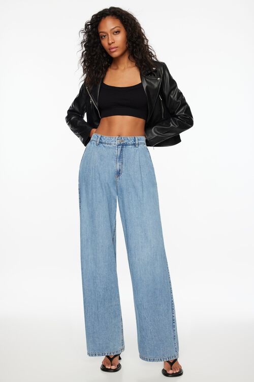 Wide Leg Pleated Jeans