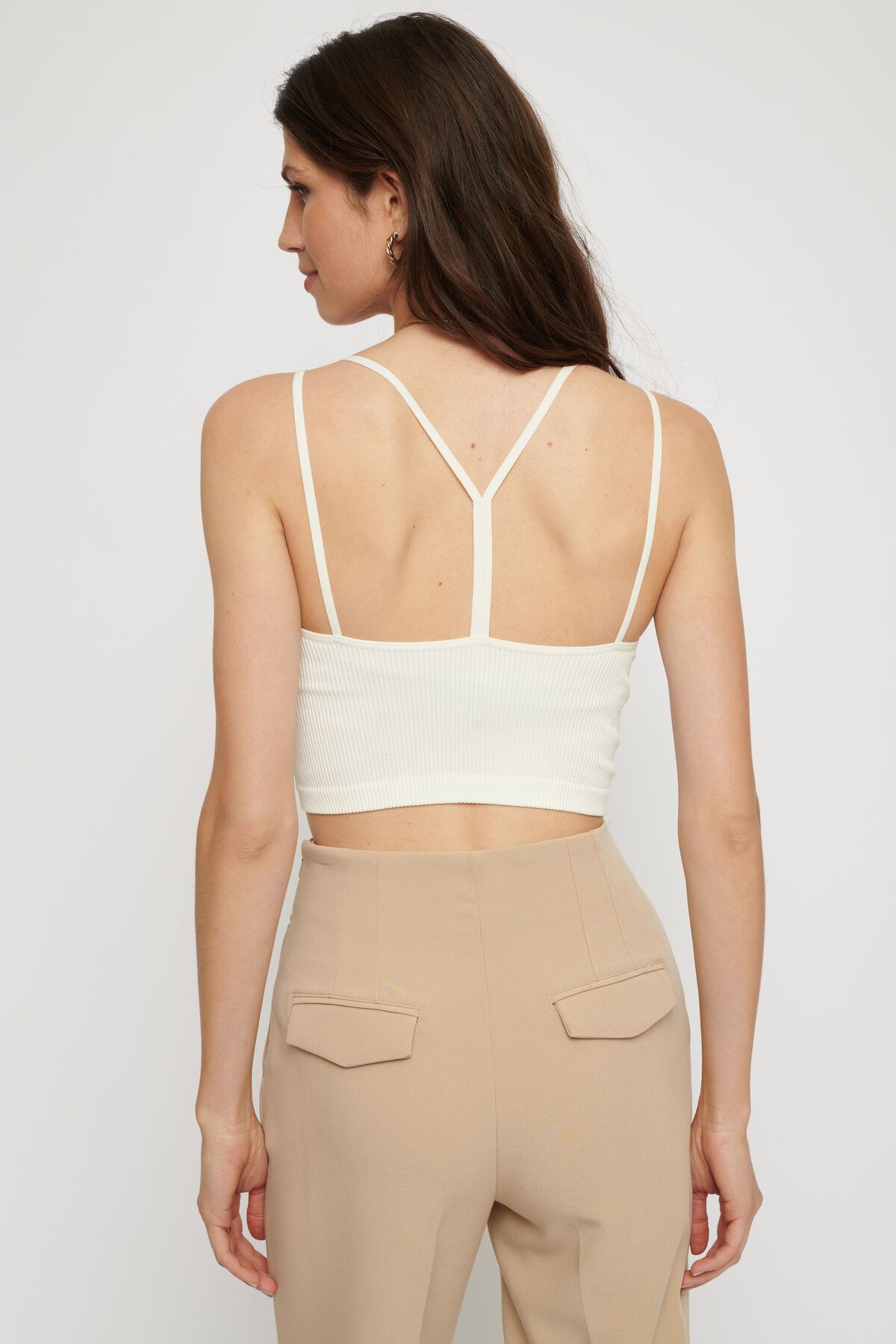 Dynamite Seamless V-Neck Crop Top. 3