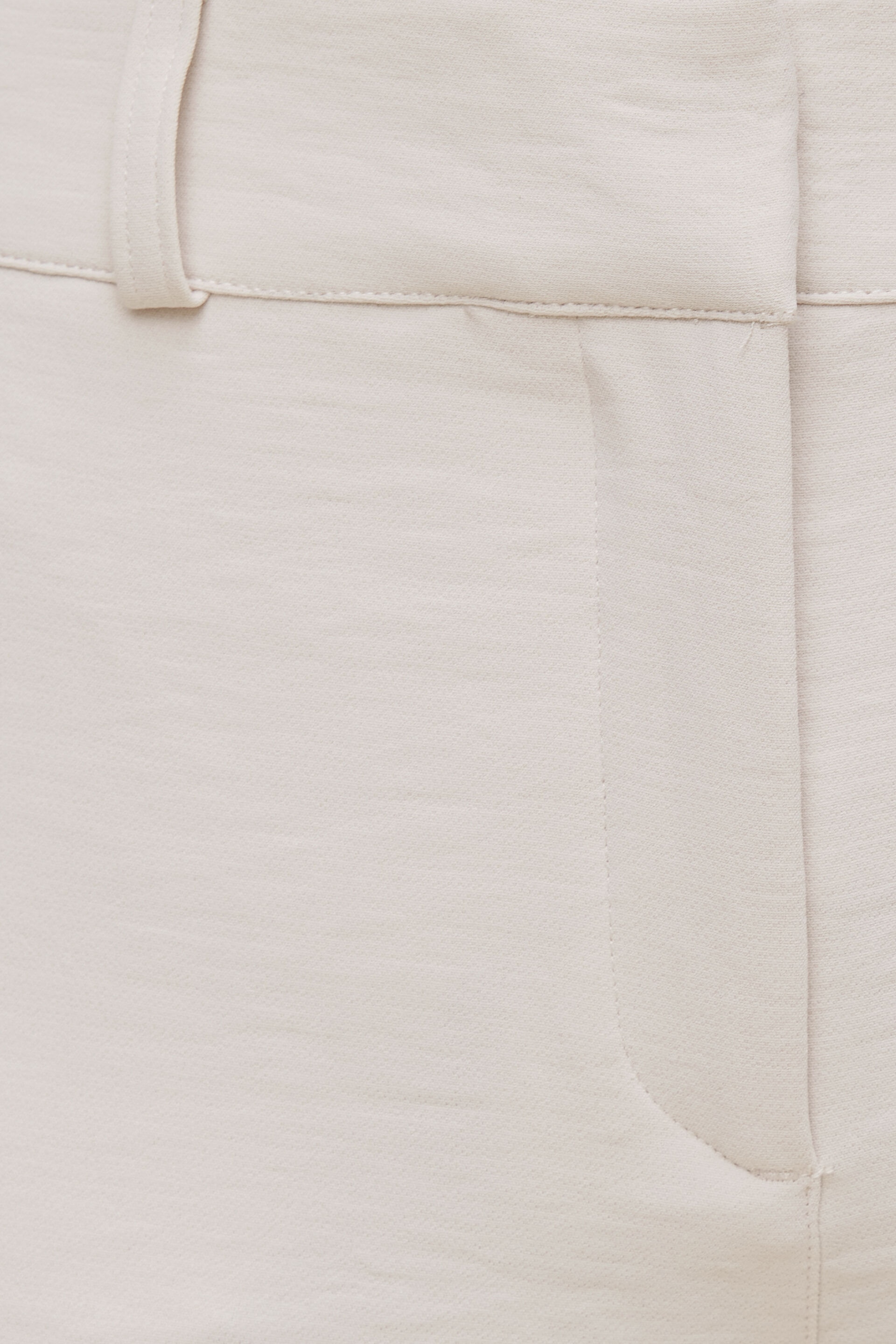 Pantalon fluide et épuré à jambe droite Camelia