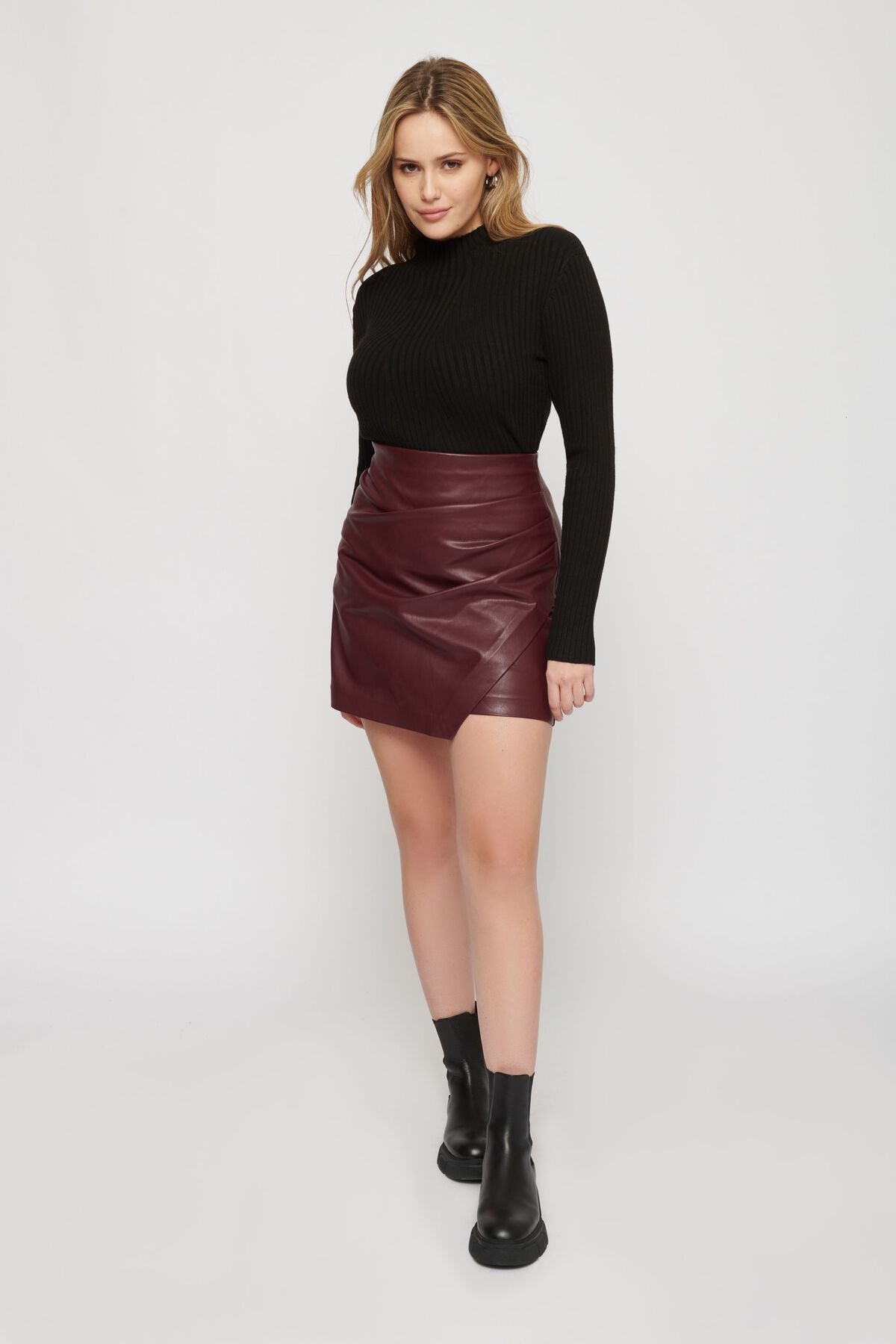 Dynamite Calvin Ruched Faux Leather Skirt 10006004305P