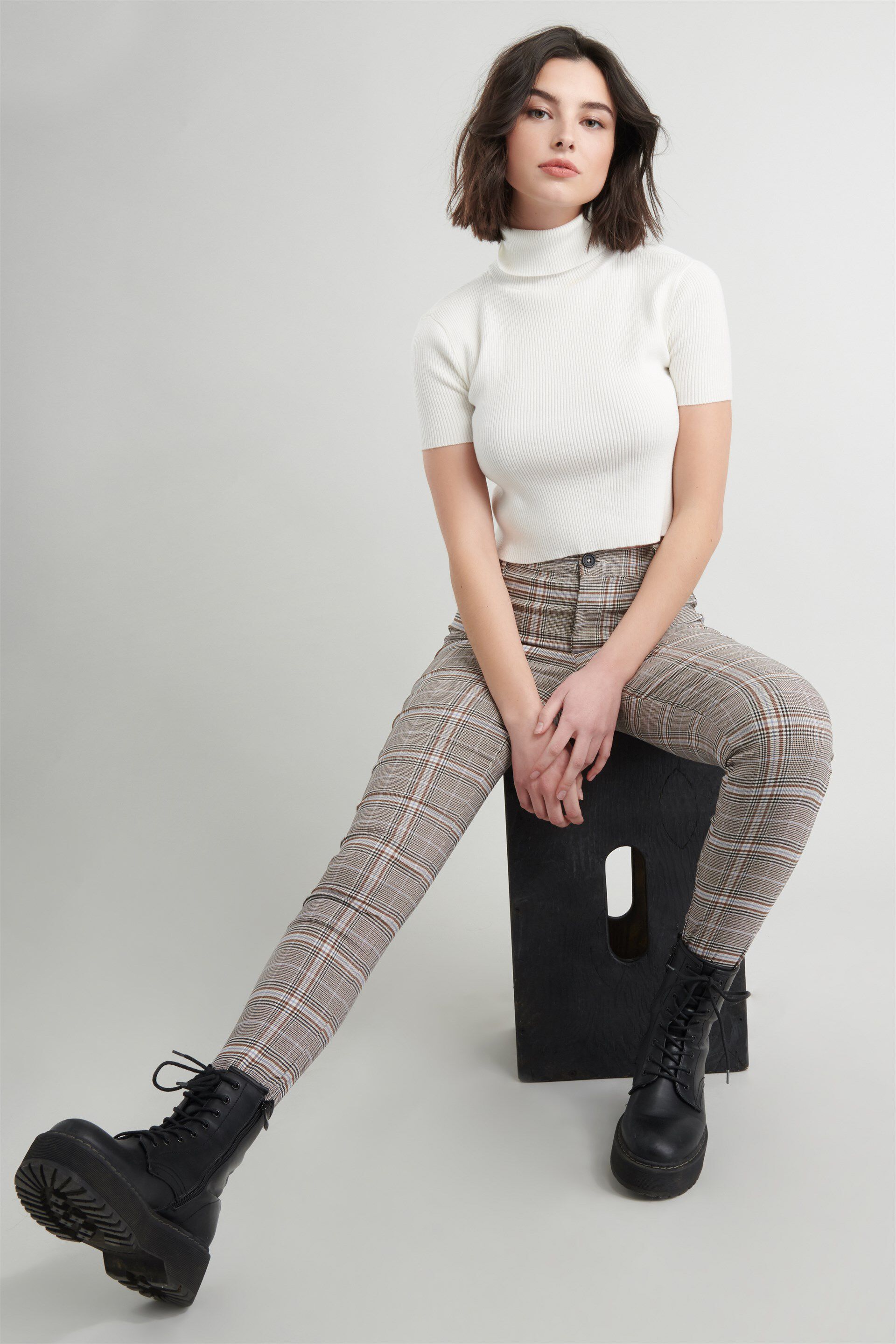 Dynamite plaid pants Clearance