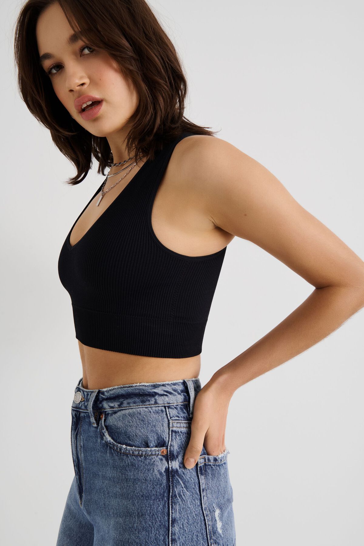 Dynamite Stella Seamless Plunge Tank Top. 4