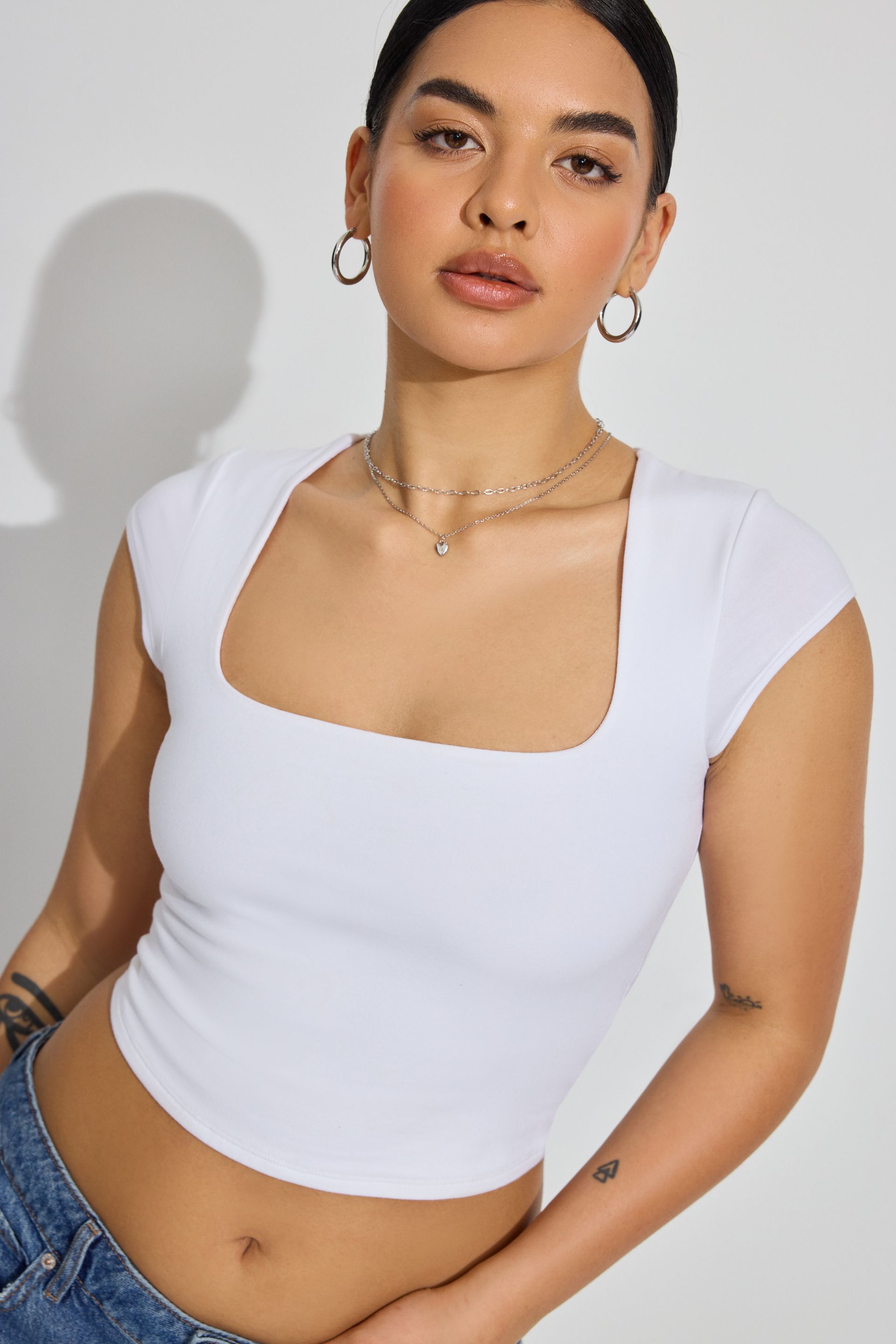meer. NECK SLIT TEE(White） meer. NECK SLIT TEE (White)