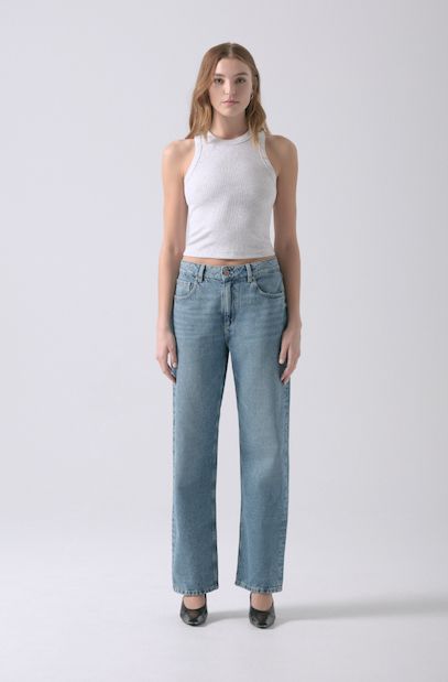 A model wears the Chiara jeans.